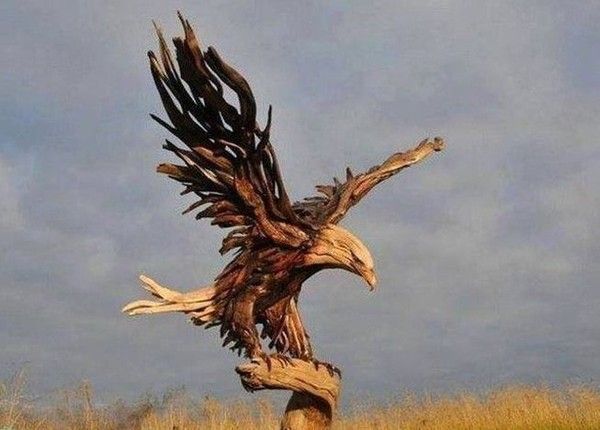 Aigle en bois